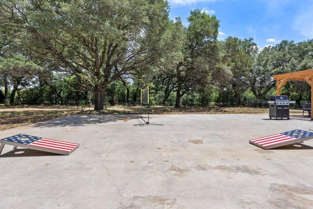 The Lonely Bull Luxury Container Home On 5 Acres Weatherford Ngoại thất bức ảnh
